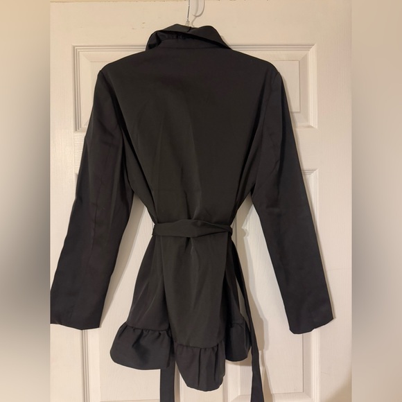 Cynthia Rowley belted Jacket- size medium - Picture 4 of 9